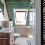 Albatros Aan Zee - *