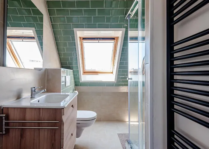 Albatros Aan Zee - *